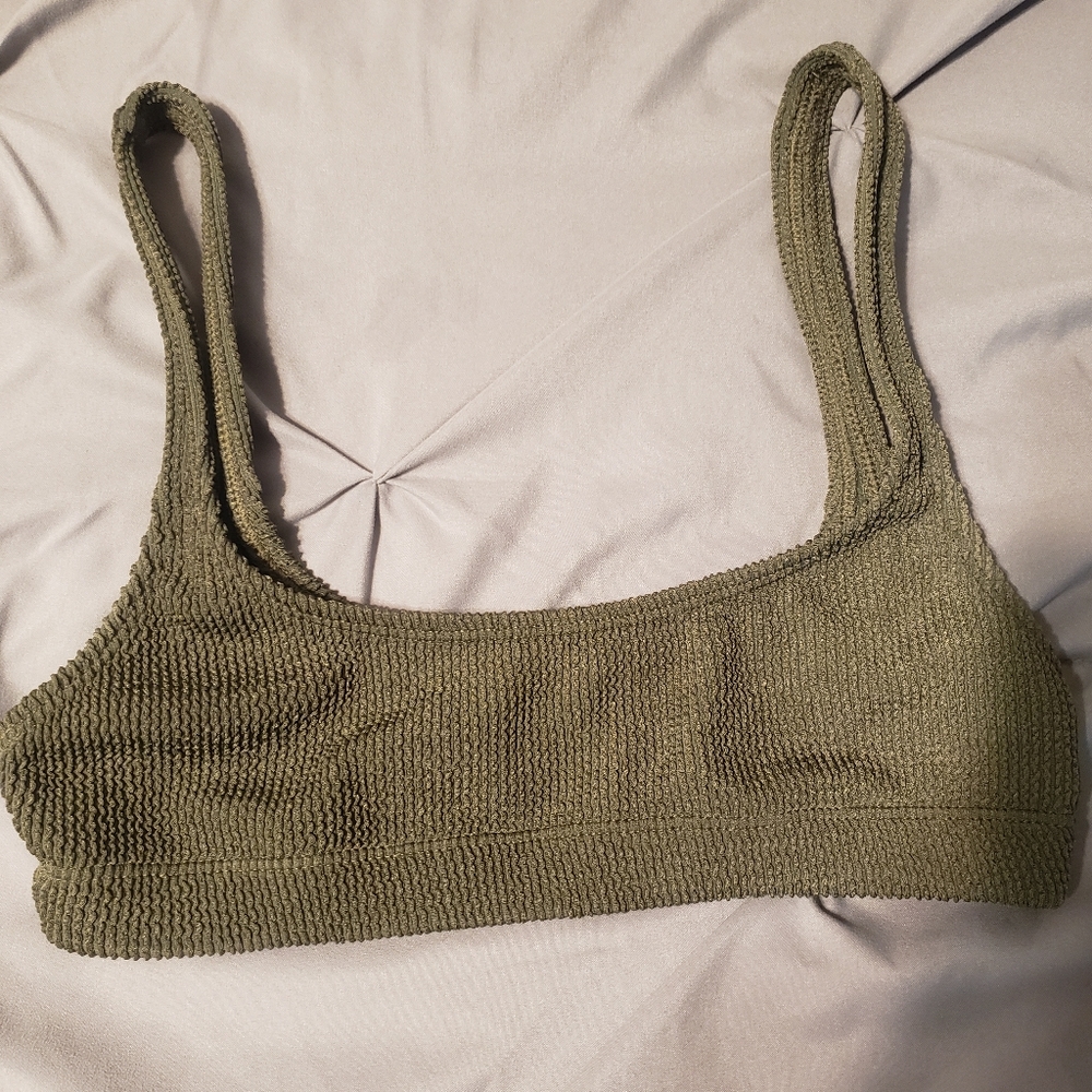 Good American Ribbed Bikini Top size 1/2 small
